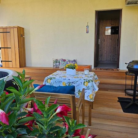 Charmant Studio Pres De La Plage Avec Jacuzzi Et Terrasse Privative Villeneuve-Loubet Esterno foto