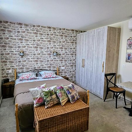 Charmant Studio Pres De La Plage Avec Jacuzzi Et Terrasse Privative Villeneuve-Loubet Esterno foto